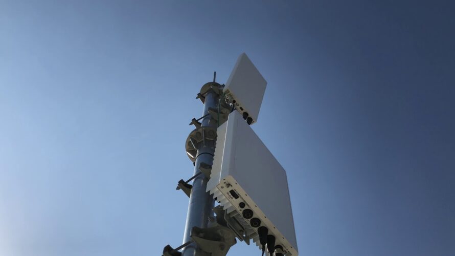KDDI au 5G基地局アンテナを初撮影(撮影日 令和2年3月24日)(令和2年3月26日にKDDI au 5Gサービス開始予定)(4K 60fps撮影)