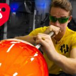 DÉFI : Souffler la plus GROSSE AMPOULE AU MONDE !