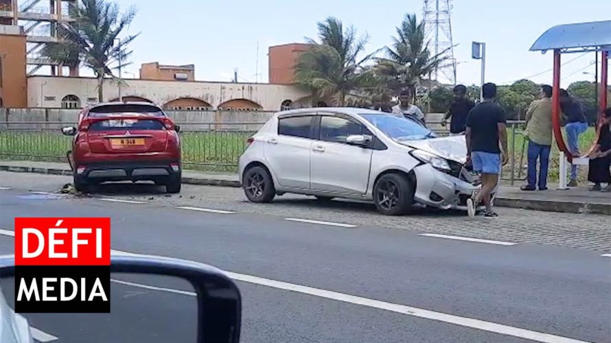 Flacq : Une auto traverse une barrière et provoque un accident