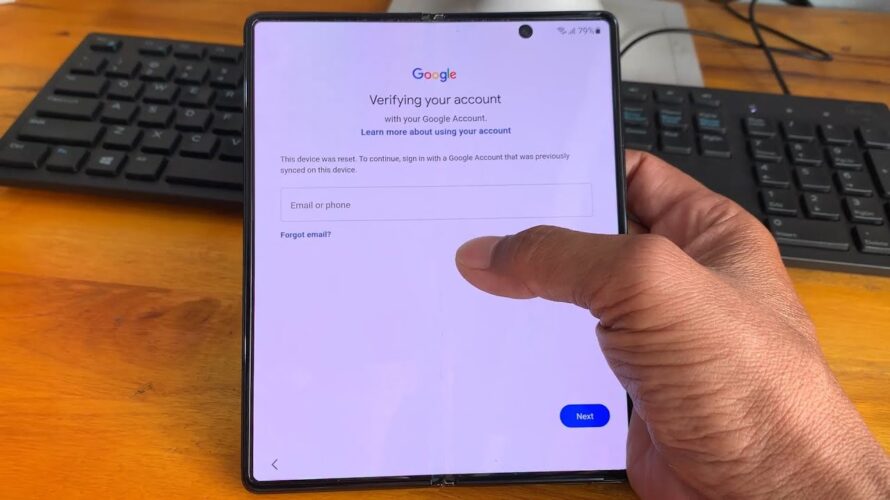 Read info Galaxy to know the country and version of Android OS