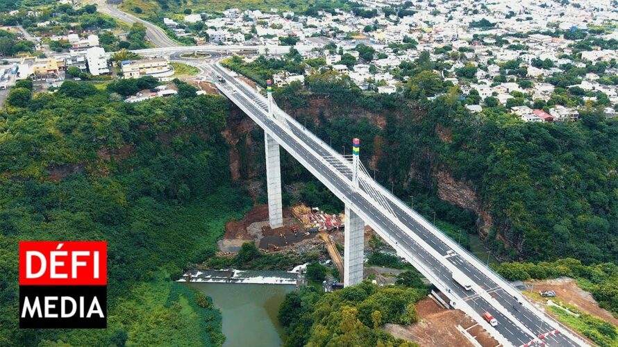 Les images époustouflantes d’un vol de drone au-dessus du pont SAJ