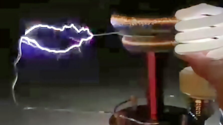 I built a Tesla Coil to “charge” my chromebook wirelessly because I hate chromebooks