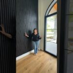 Making an entry(way) – Can open still feel cozy? YES! Here’s How! #interiordesigner #interiordesign
