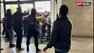Affaire « Reward Money » : arrivée du SP Jagai au tribunal sous forte escorte policière