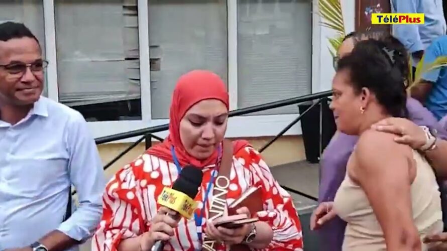 Breaking News : le MMM reste au gouvernement. Annonce faite par Paul Bérenger